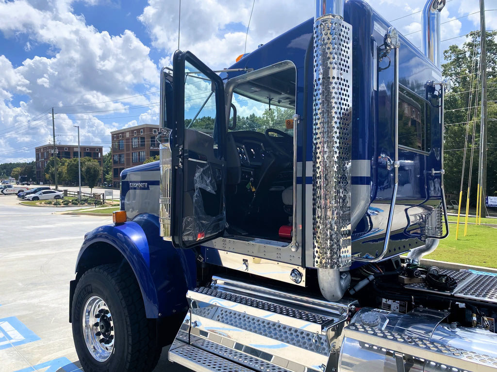 2027 Kenworth W900 Cummins X15 | 605 HP | 18 Speed | Neway Suspension 20k Front | 20k Pusher | 52k Rears w/ 4.56 Gears