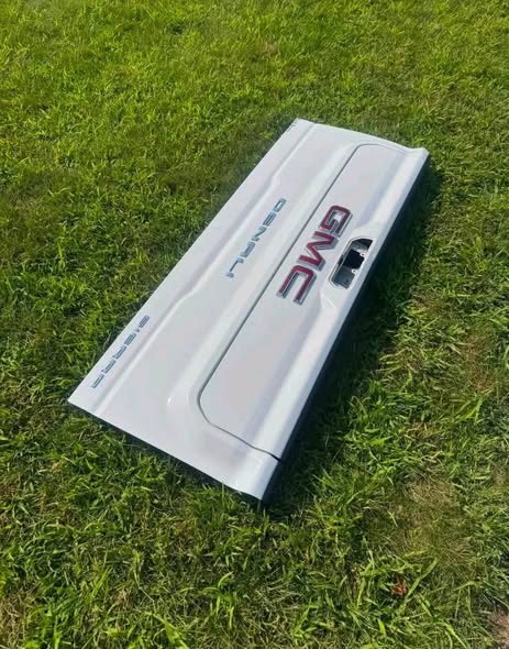 2020-2026 gmc sierra Denali summit white tailgate multi pro