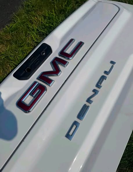 2020-2026 gmc sierra Denali summit white tailgate multi pro