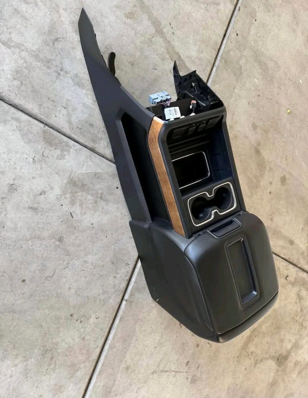 2018 gmc sierra center console