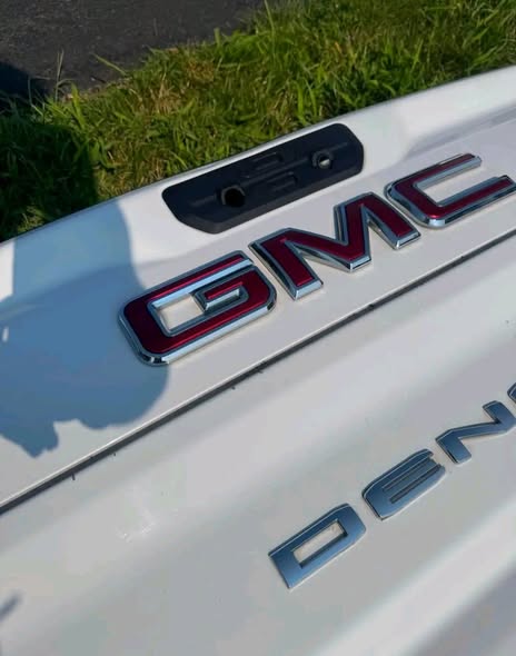2020-2026 gmc sierra Denali summit white tailgate multi pro