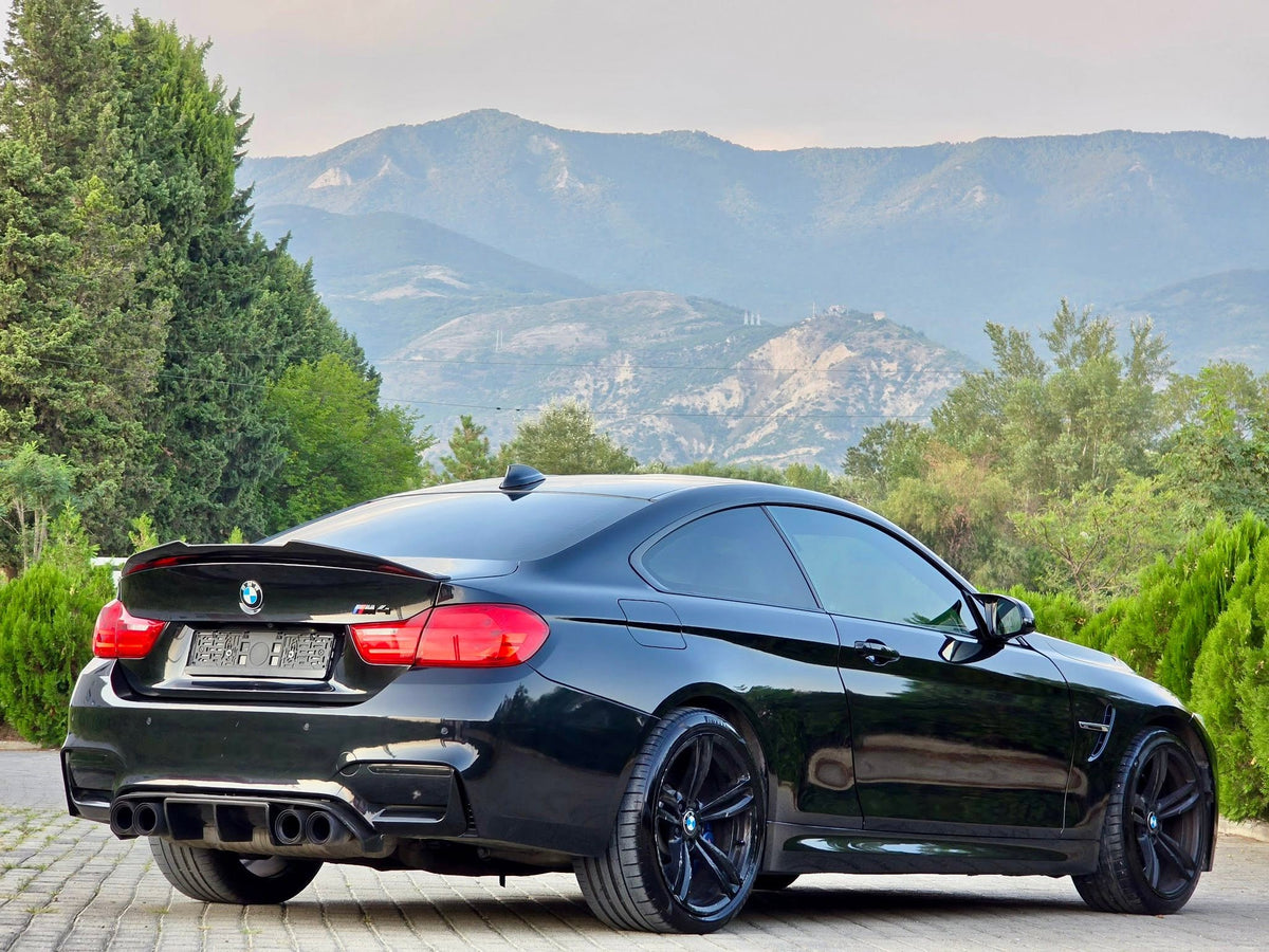 BMW F82 M4 - USA 2014 - 140900Km