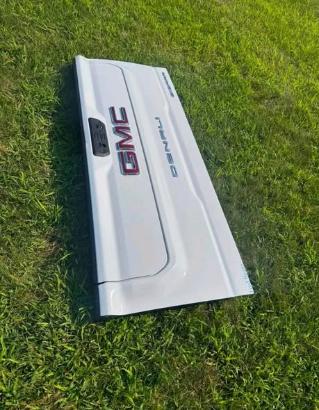 2020-2026 gmc sierra Denali summit white tailgate multi pro