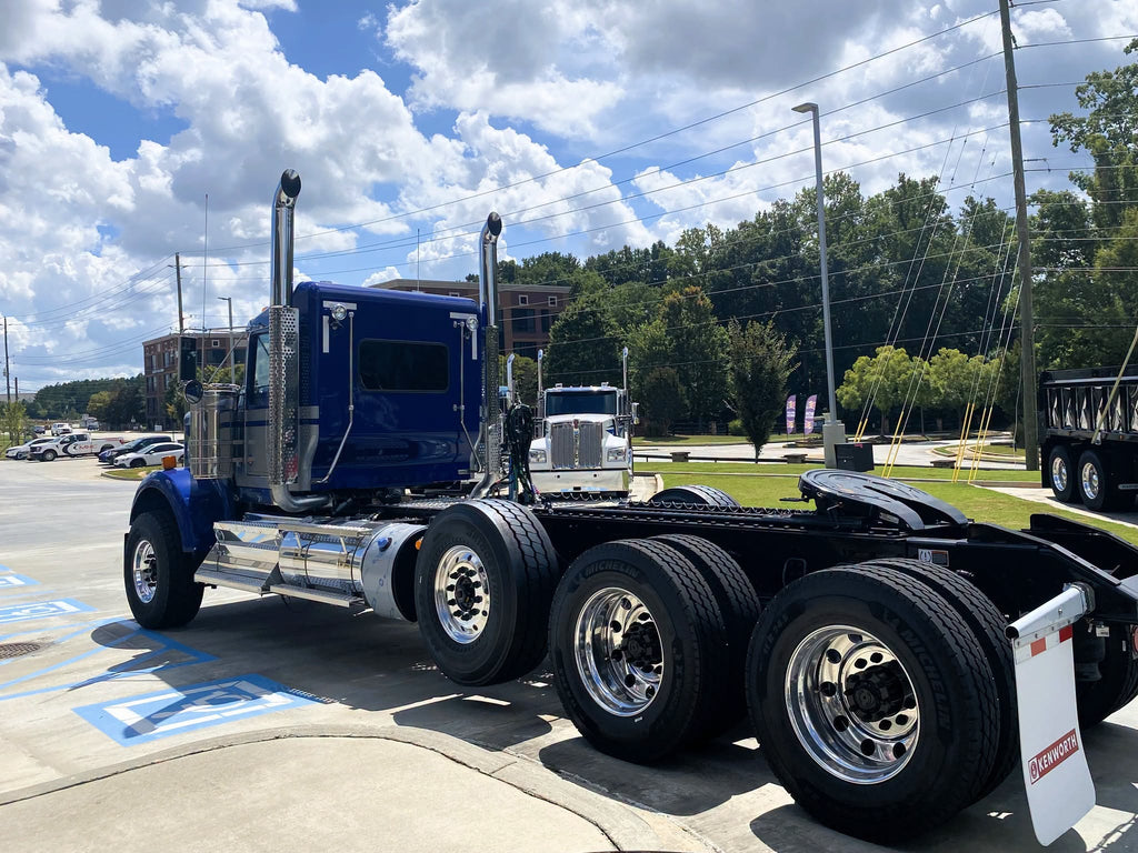 2027 Kenworth W900 Cummins X15 | 605 HP | 18 Speed | Neway Suspension 20k Front | 20k Pusher | 52k Rears w/ 4.56 Gears