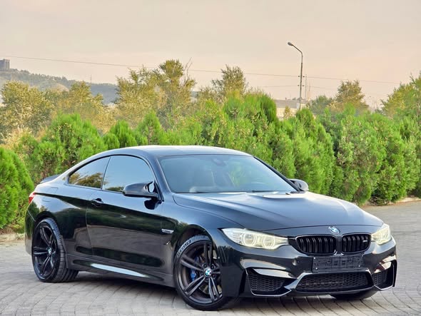 BMW F82 M4 - USA 2014 - 140900Km
