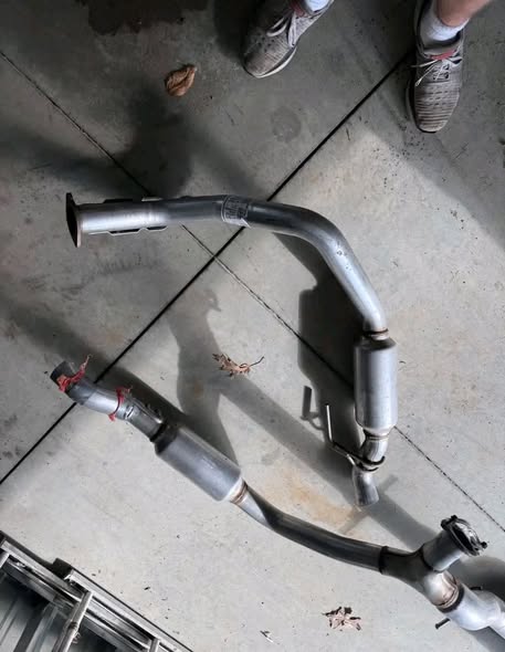 GMC Sierra 1500 Denali OEM exhaust.