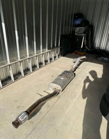 GMC Sierra 1500 Denali OEM exhaust.
