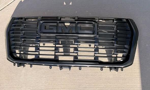 25-26 GMC Yukon Denali Grille