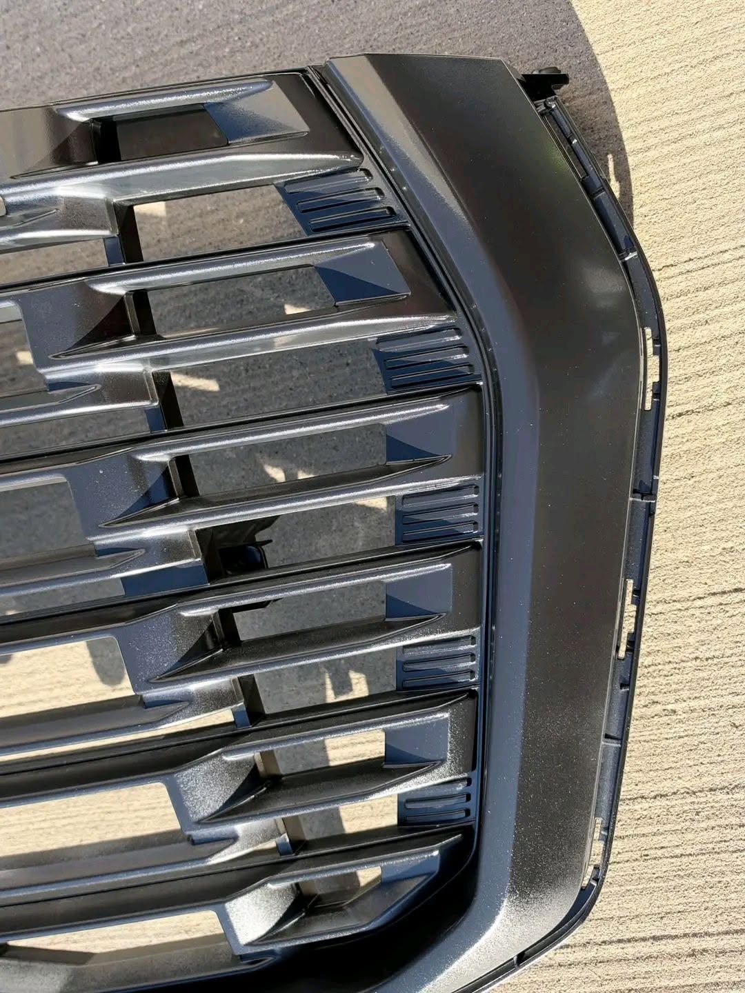 25-26 GMC Yukon Denali Grille