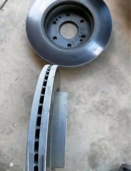OEM GMC 1500 Sierra 2022-2026 Brake Calipers, Brake rotors, backing plate, bolts, and brake hoses.