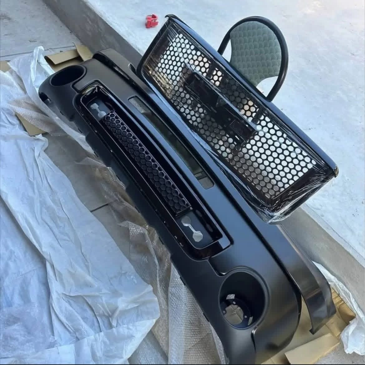 2007–2013 GMC Sierra Front Bumper & Grille