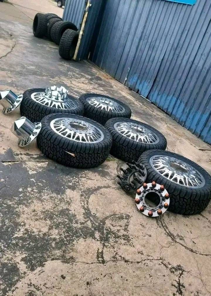 Wheels and tires for DUALLY CHEVY, RAM, FORD