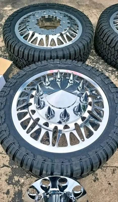 Wheels and tires for DUALLY CHEVY, RAM, FORD